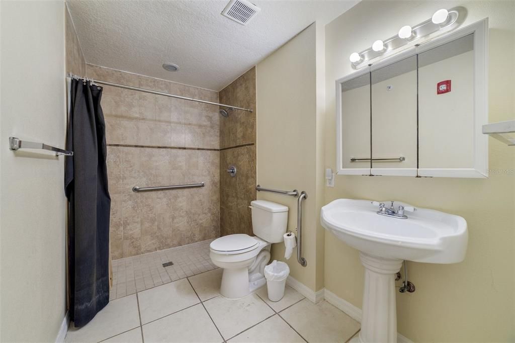 待售: $60,000 (0 贝兹, 0 浴室, 4950 平方英尺)