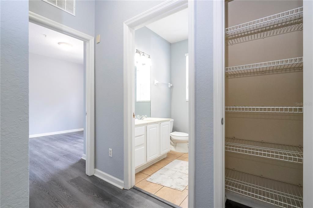 合同活跃: $1,850 (3 贝兹, 2 浴室, 1247 平方英尺)