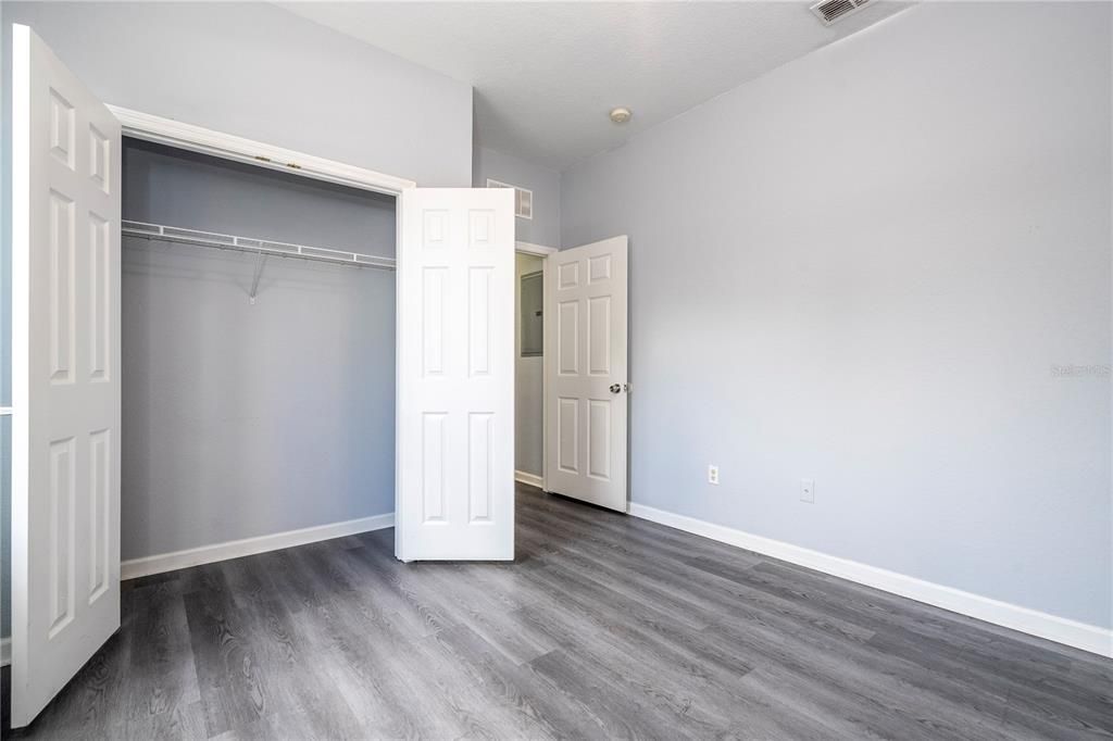 合同活跃: $1,850 (3 贝兹, 2 浴室, 1247 平方英尺)