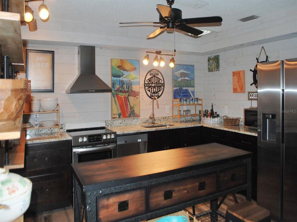 На продажу: $349,000 (3 спален, 2 ванн, 1672 Квадратных фут)