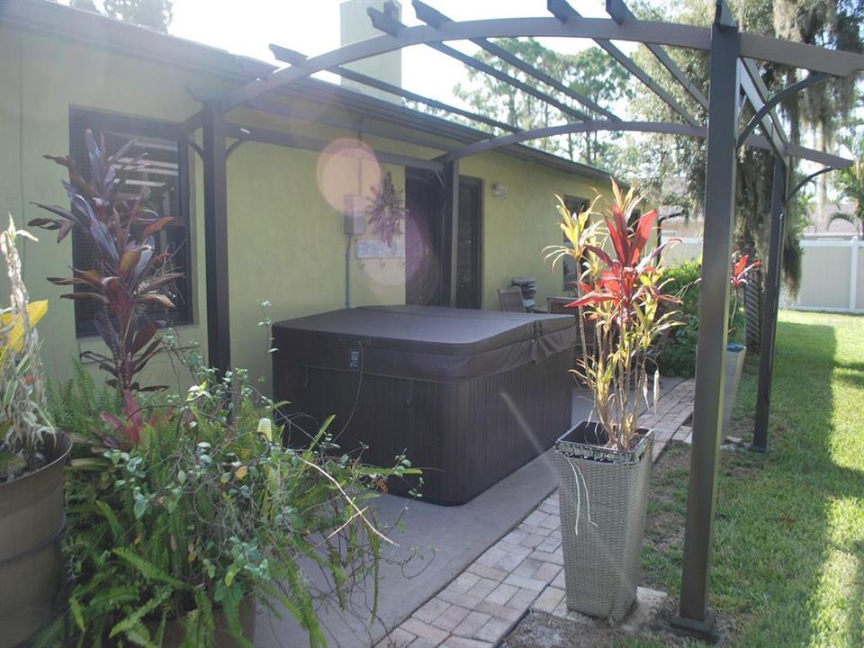 На продажу: $349,000 (3 спален, 2 ванн, 1672 Квадратных фут)