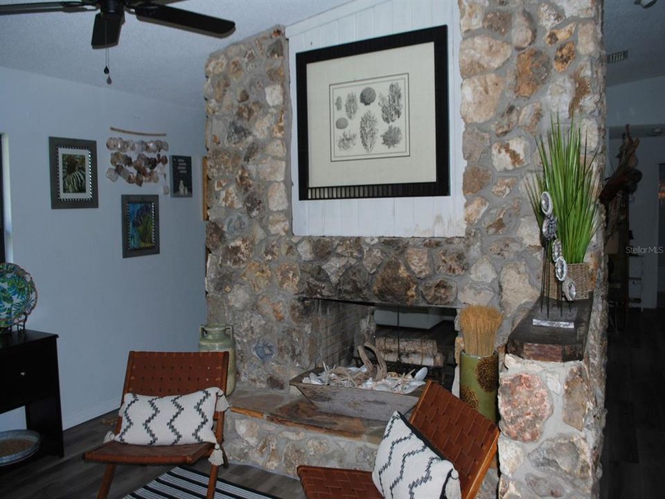 На продажу: $349,000 (3 спален, 2 ванн, 1672 Квадратных фут)