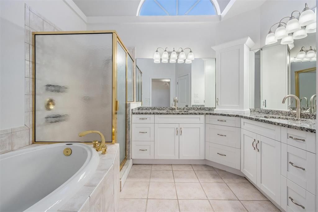 На продажу: $1,100,000 (3 спален, 2 ванн, 2416 Квадратных фут)