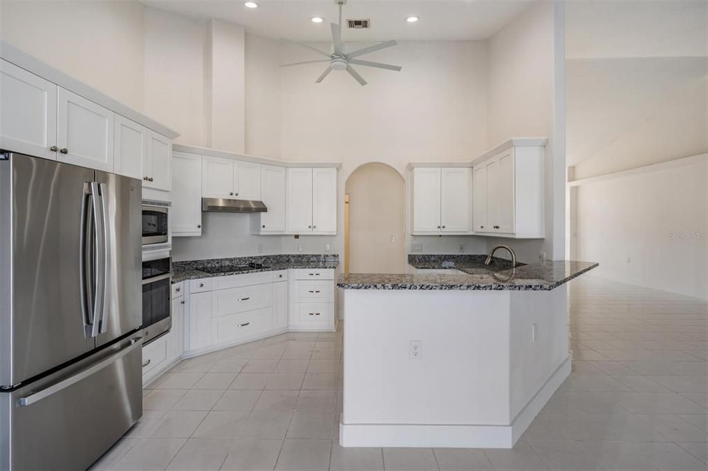 На продажу: $1,100,000 (3 спален, 2 ванн, 2416 Квадратных фут)