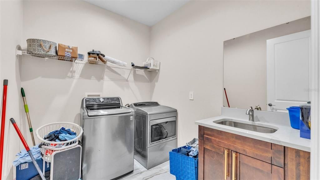 待售: $699,999 (4 贝兹, 4 浴室, 3050 平方英尺)