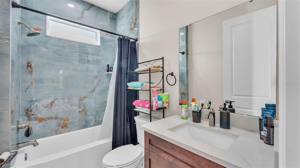 待售: $699,999 (4 贝兹, 4 浴室, 3050 平方英尺)