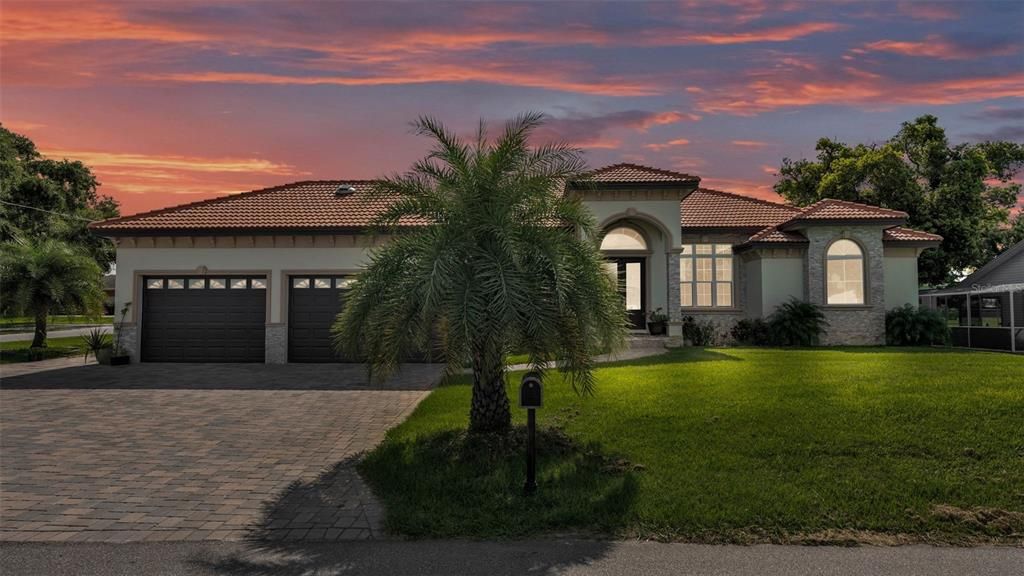 待售: $699,999 (4 贝兹, 4 浴室, 3050 平方英尺)