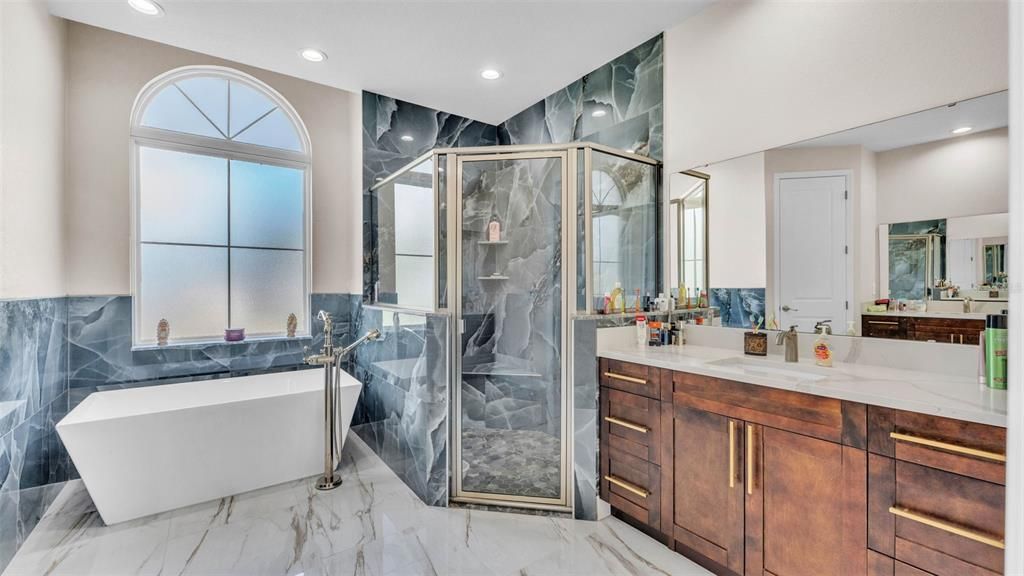 待售: $699,999 (4 贝兹, 4 浴室, 3050 平方英尺)