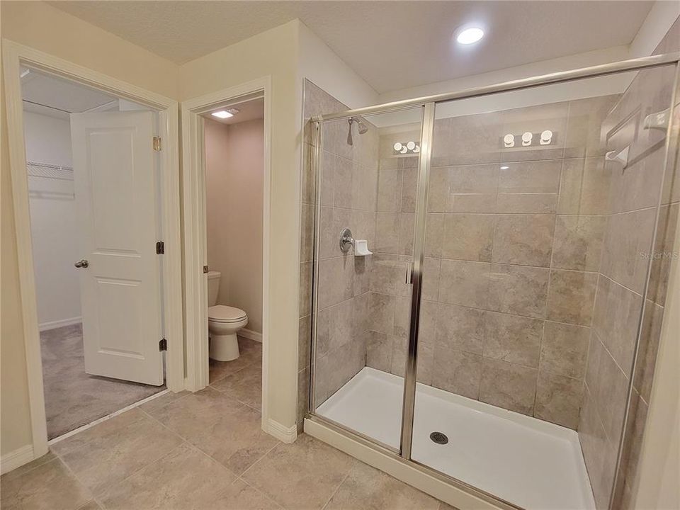 Active With Contract: $2,200 (3 beds, 2 baths, 1601 Square Feet)