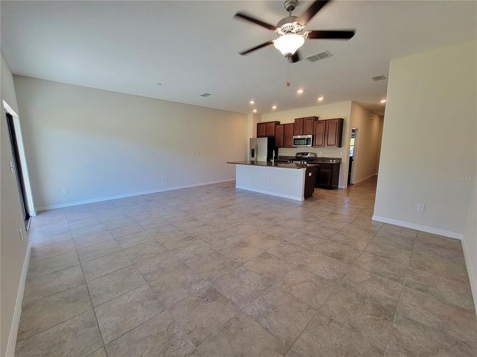 Active With Contract: $2,200 (3 beds, 2 baths, 1601 Square Feet)