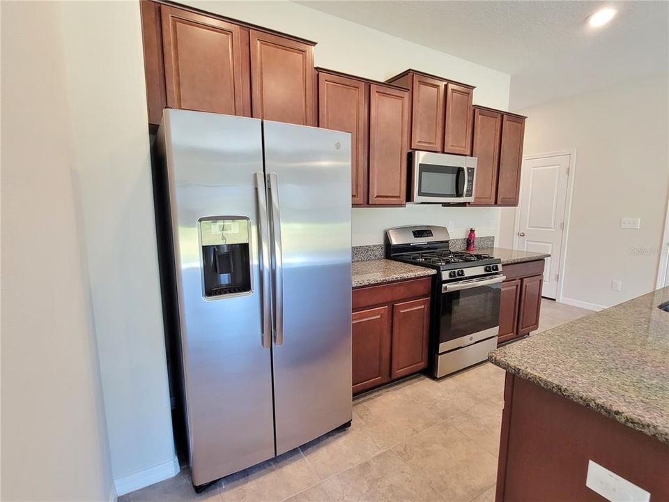 Active With Contract: $2,200 (3 beds, 2 baths, 1601 Square Feet)