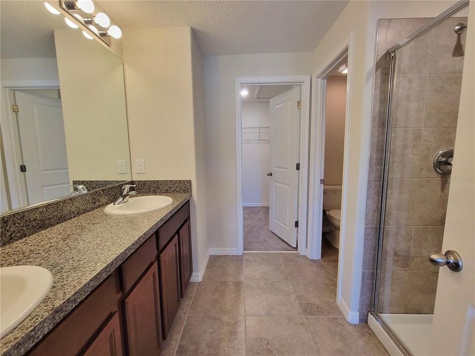 Active With Contract: $2,200 (3 beds, 2 baths, 1601 Square Feet)