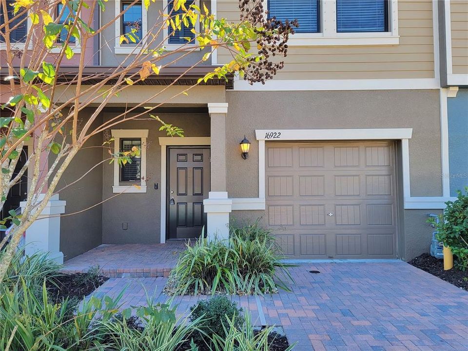 Active With Contract: $2,200 (3 beds, 2 baths, 1601 Square Feet)