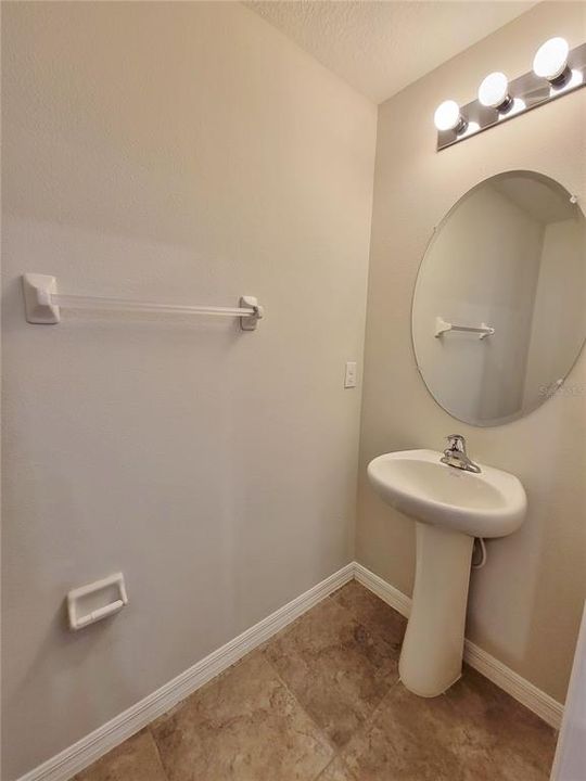 Active With Contract: $2,200 (3 beds, 2 baths, 1601 Square Feet)