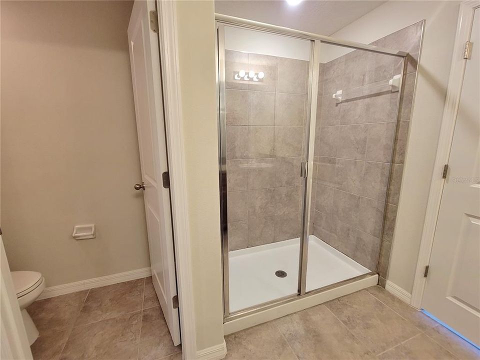 Active With Contract: $2,200 (3 beds, 2 baths, 1601 Square Feet)