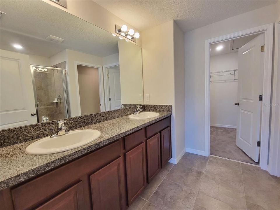 Active With Contract: $2,200 (3 beds, 2 baths, 1601 Square Feet)