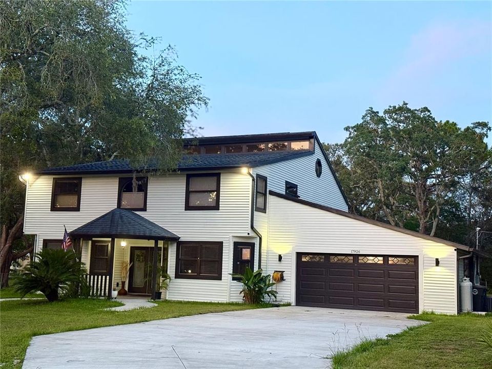 最近售出: $649,900 (3 贝兹, 3 浴室, 2508 平方英尺)