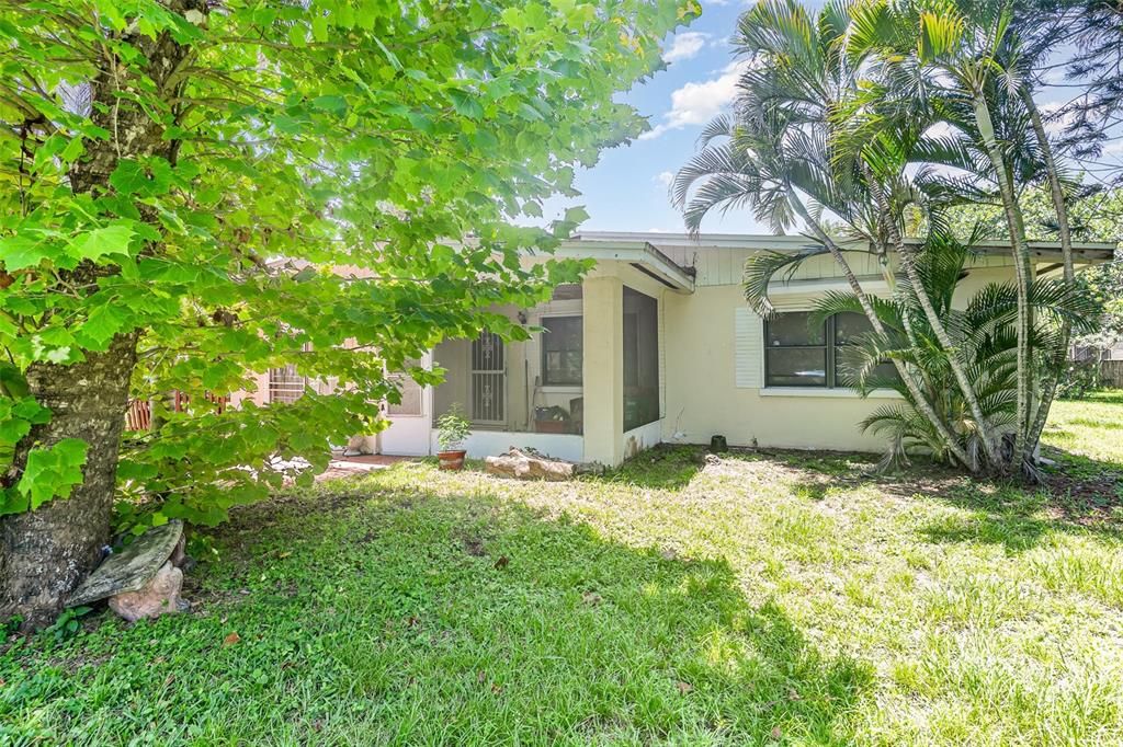 На продажу: $250,000 (3 спален, 2 ванн, 1060 Квадратных фут)