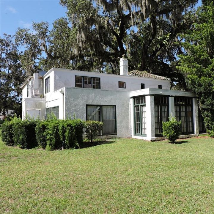 Activo con contrato: $420,000 (4 camas, 2 baños, 2793 Pies cuadrados)