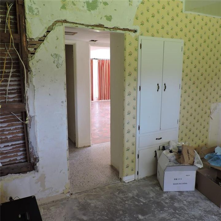 Activo con contrato: $420,000 (4 camas, 2 baños, 2793 Pies cuadrados)