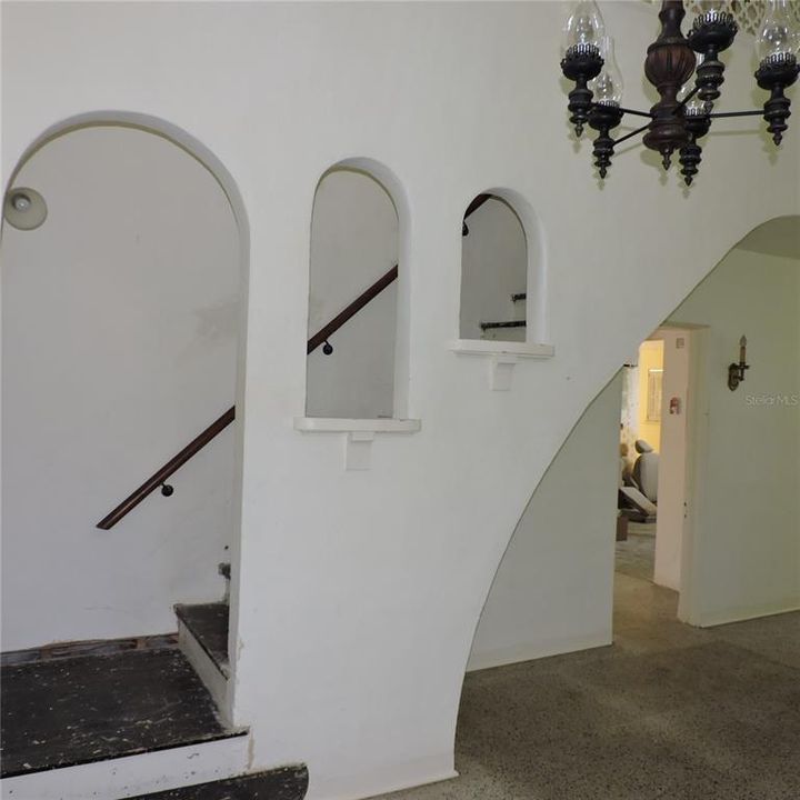 Activo con contrato: $420,000 (4 camas, 2 baños, 2793 Pies cuadrados)