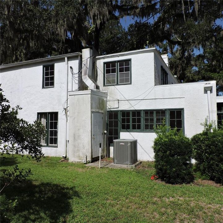 Activo con contrato: $420,000 (4 camas, 2 baños, 2793 Pies cuadrados)