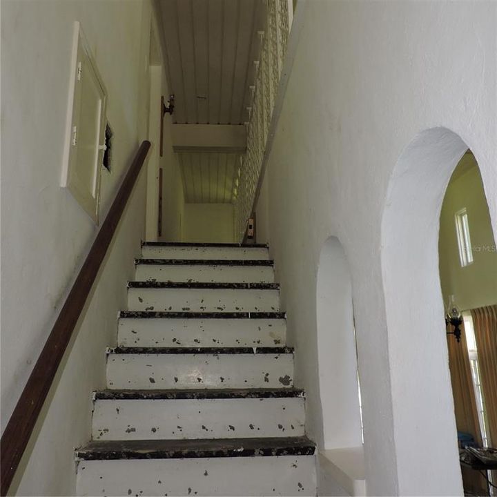 Activo con contrato: $420,000 (4 camas, 2 baños, 2793 Pies cuadrados)