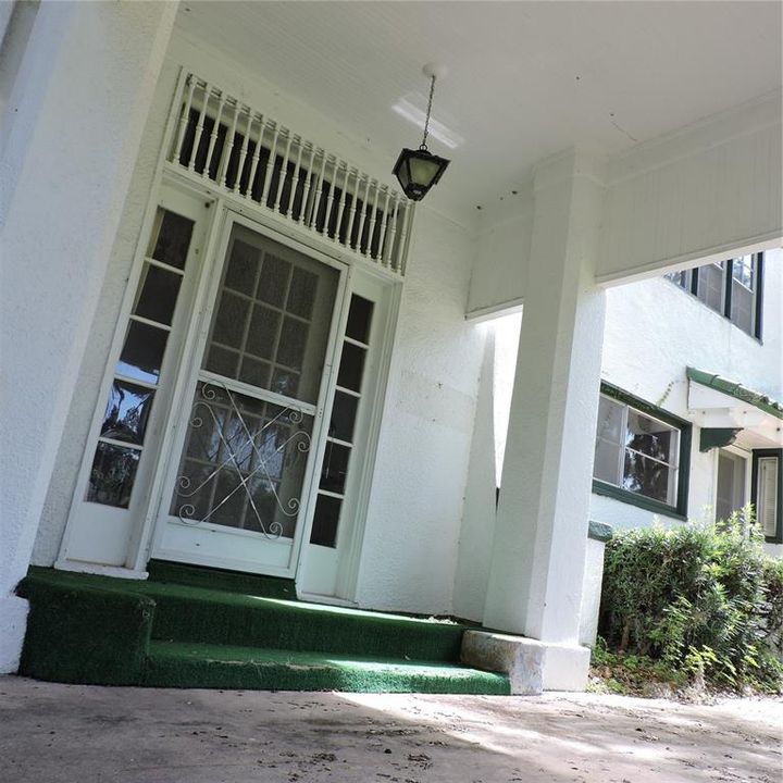 Activo con contrato: $420,000 (4 camas, 2 baños, 2793 Pies cuadrados)