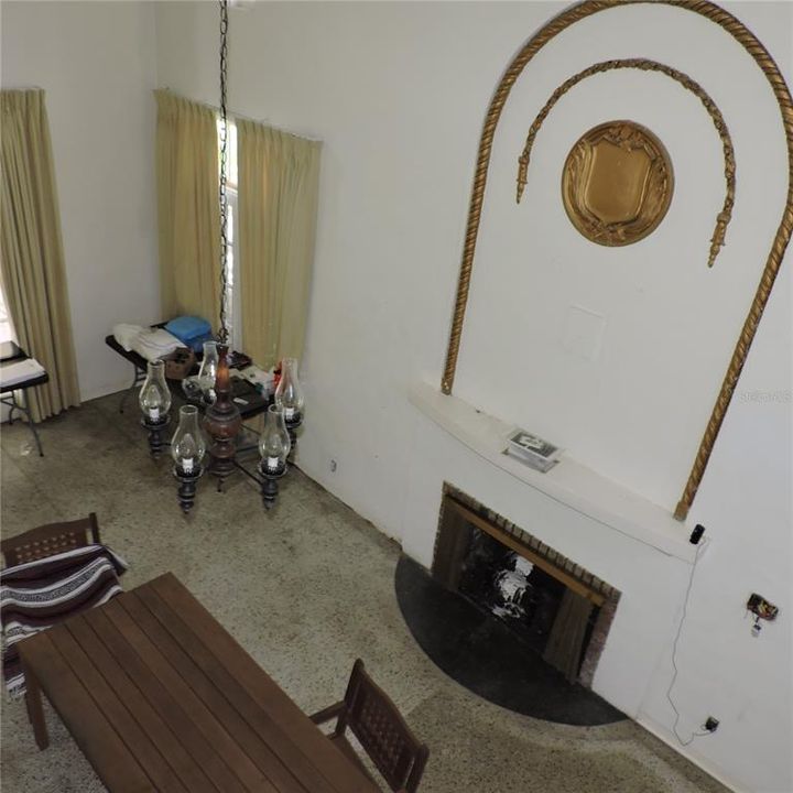 Activo con contrato: $420,000 (4 camas, 2 baños, 2793 Pies cuadrados)