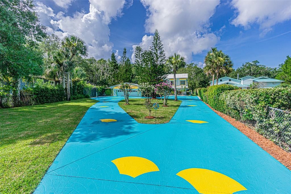 For Sale: $1,300,000 (3 beds, 2 baths, 2343 Square Feet)