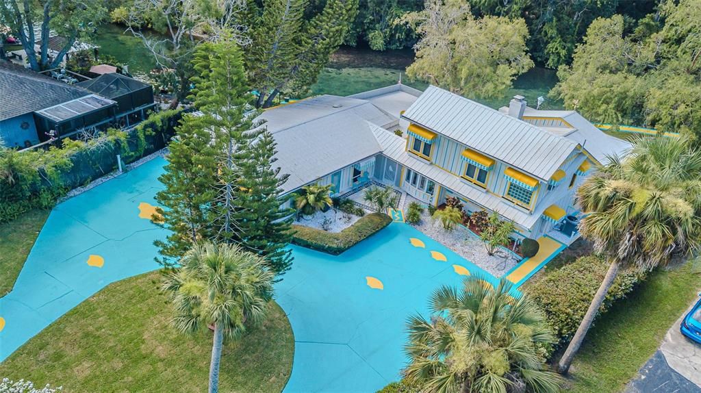 For Sale: $1,300,000 (3 beds, 2 baths, 2343 Square Feet)