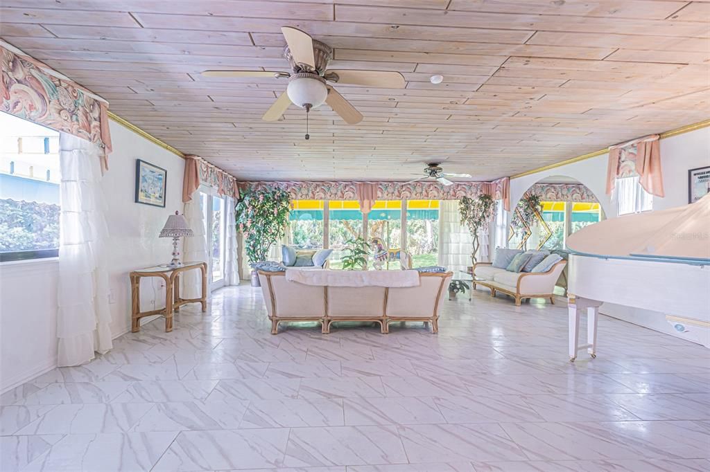 For Sale: $1,300,000 (3 beds, 2 baths, 2343 Square Feet)