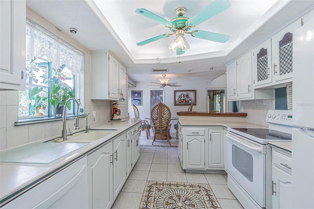 For Sale: $1,300,000 (3 beds, 2 baths, 2343 Square Feet)