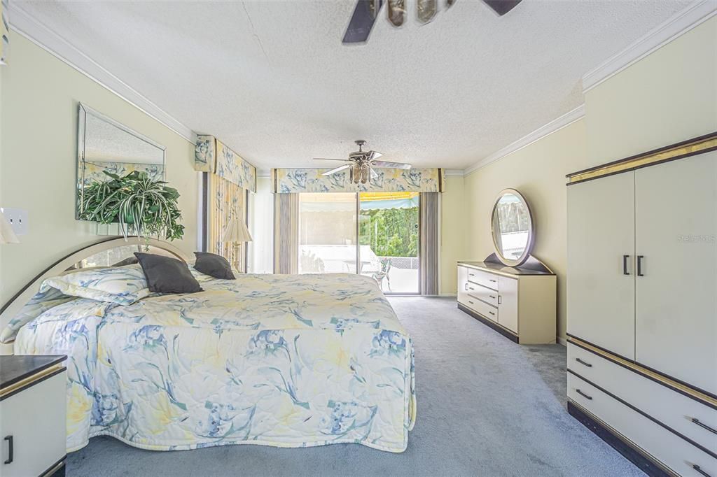 For Sale: $1,300,000 (3 beds, 2 baths, 2343 Square Feet)