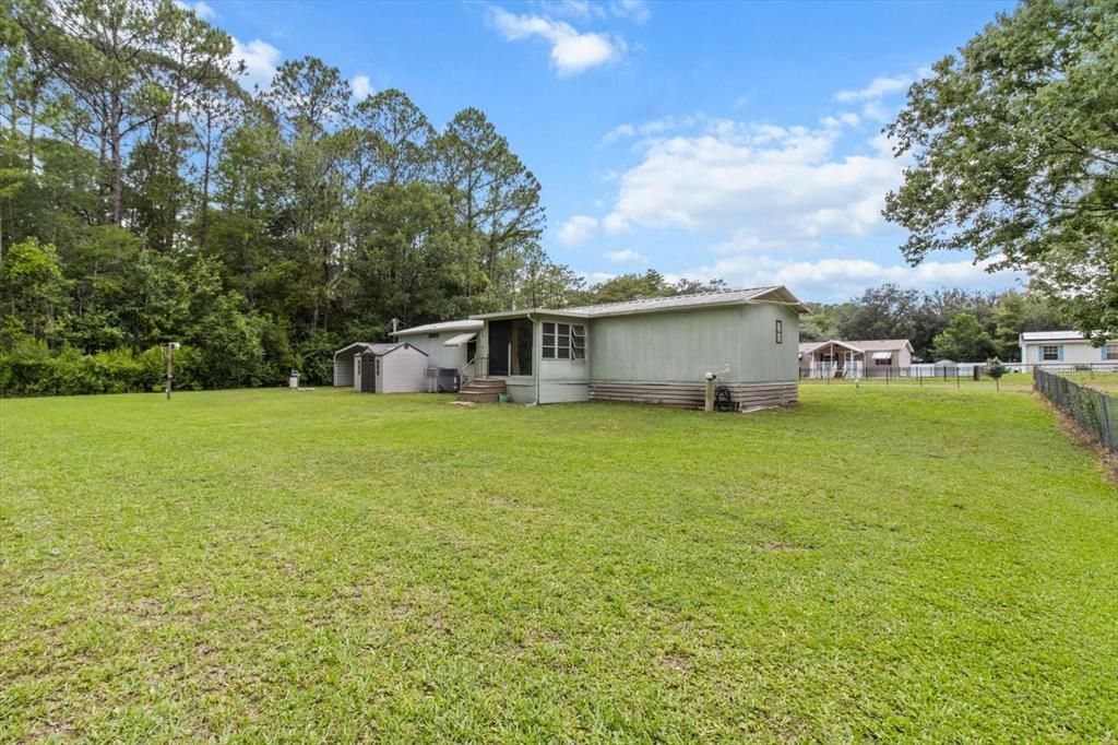 Active With Contract: $130,000 (2 beds, 2 baths, 924 Square Feet)