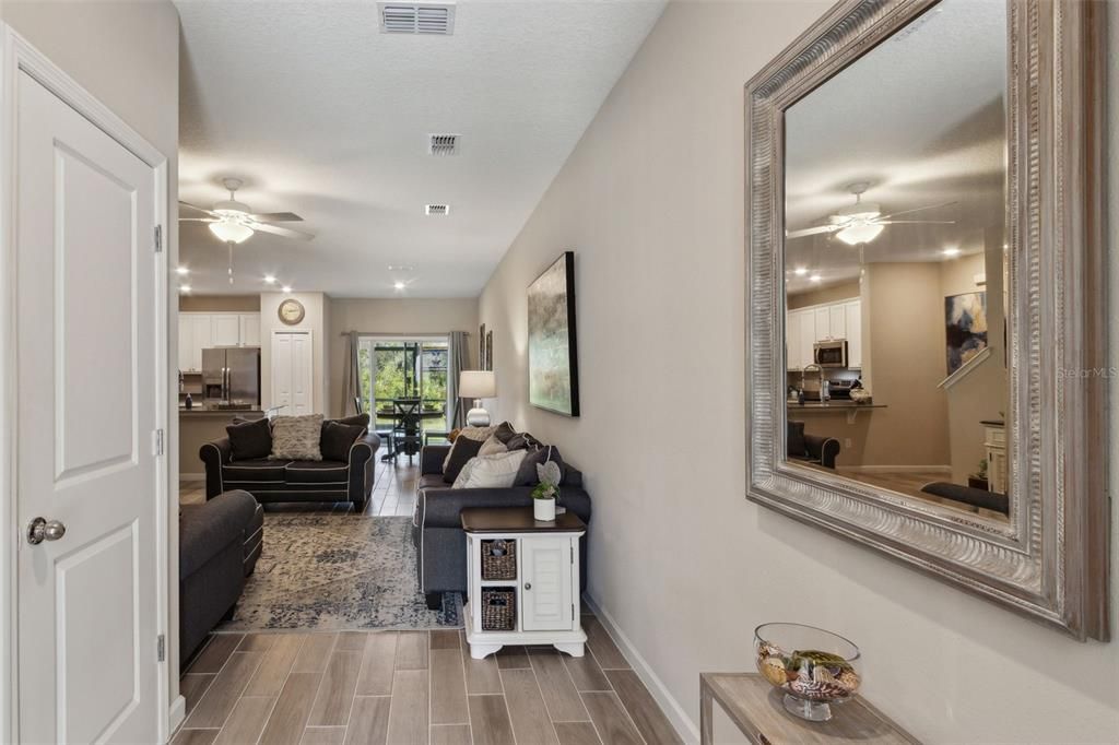 На продажу: $329,000 (3 спален, 2 ванн, 1660 Квадратных фут)