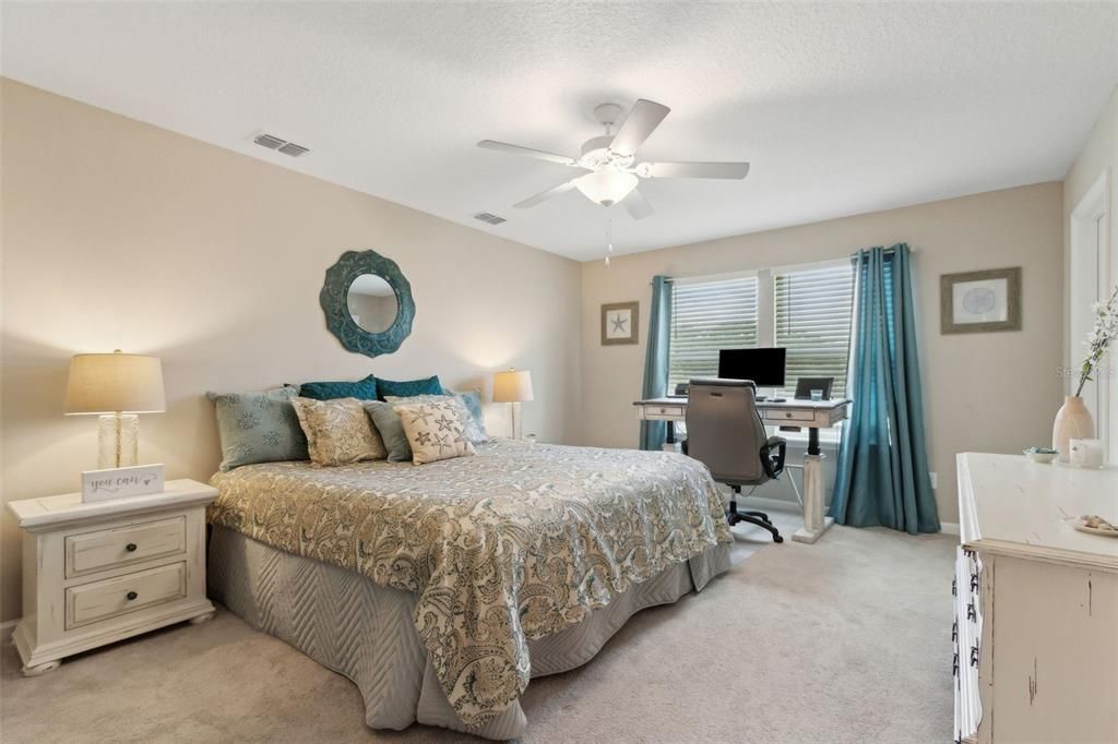 На продажу: $329,000 (3 спален, 2 ванн, 1660 Квадратных фут)