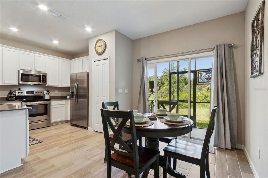 На продажу: $329,000 (3 спален, 2 ванн, 1660 Квадратных фут)