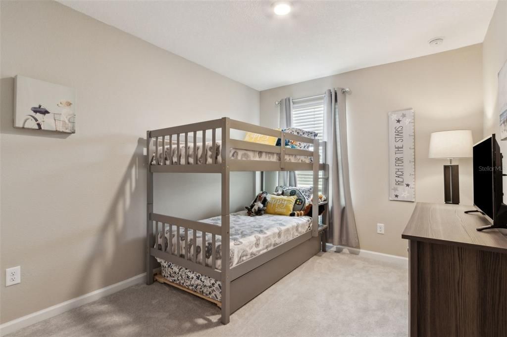 На продажу: $329,000 (3 спален, 2 ванн, 1660 Квадратных фут)