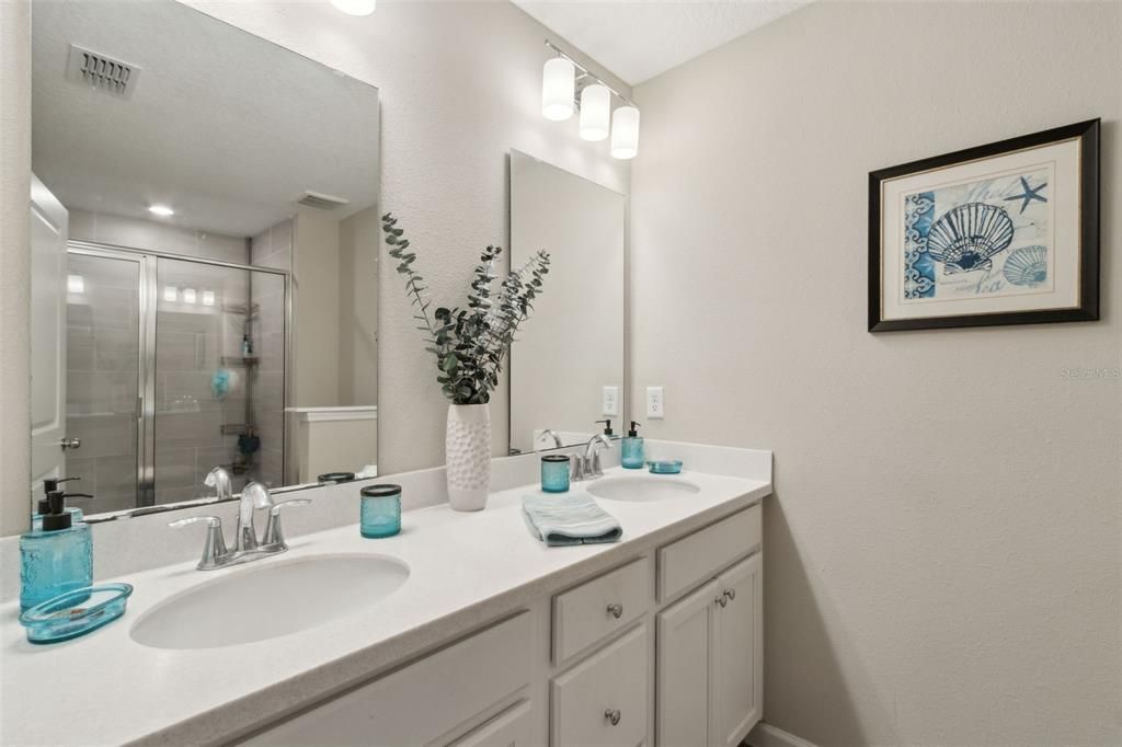 На продажу: $329,000 (3 спален, 2 ванн, 1660 Квадратных фут)