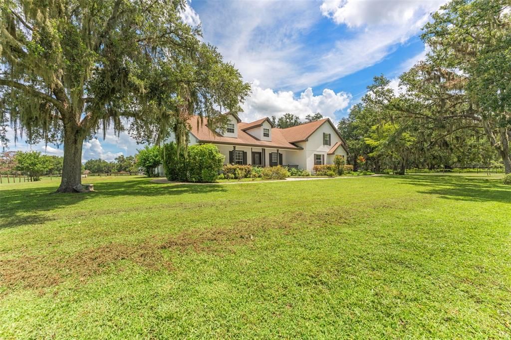 For Sale: $1,750,000 (5 beds, 4 baths, 3098 Square Feet)