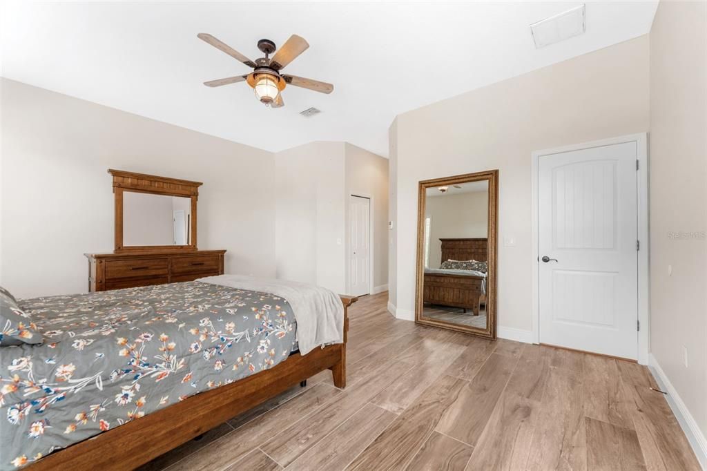 For Sale: $1,750,000 (5 beds, 4 baths, 3098 Square Feet)