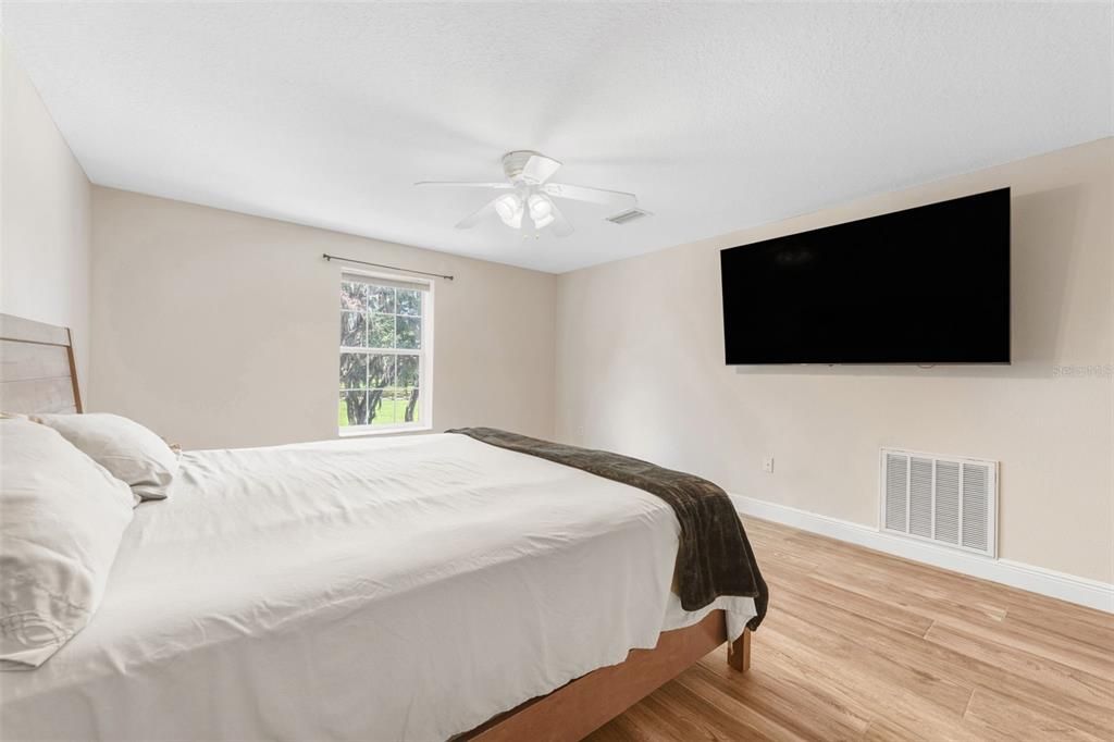 For Sale: $1,750,000 (5 beds, 4 baths, 3098 Square Feet)