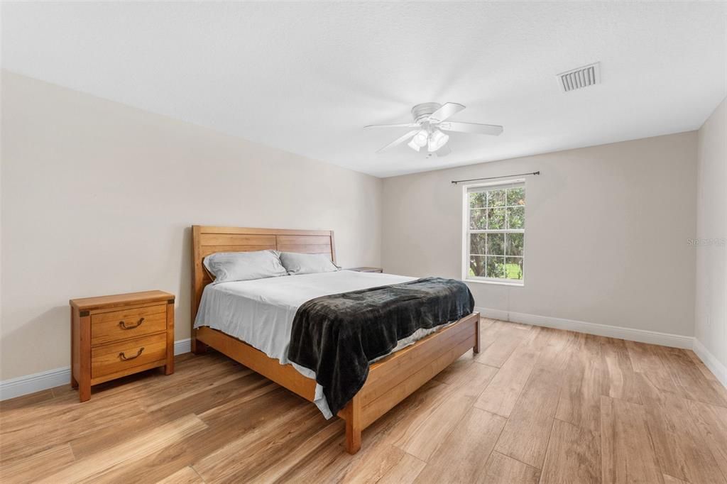 For Sale: $1,750,000 (5 beds, 4 baths, 3098 Square Feet)