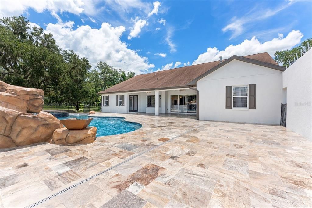 For Sale: $1,750,000 (5 beds, 4 baths, 3098 Square Feet)