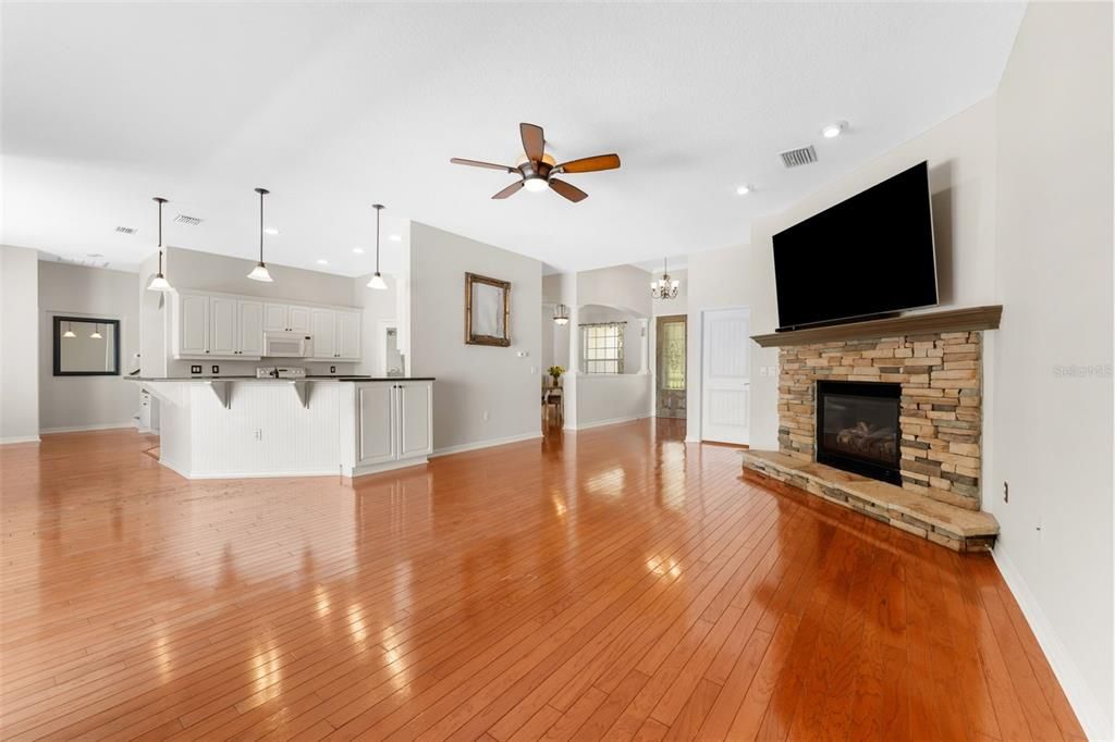 For Sale: $1,750,000 (5 beds, 4 baths, 3098 Square Feet)