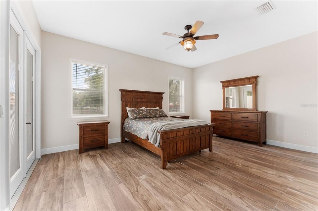 For Sale: $1,750,000 (5 beds, 4 baths, 3098 Square Feet)