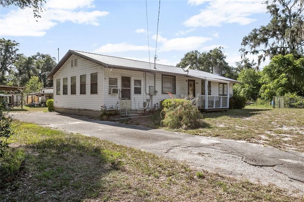 Active With Contract: $249,000 (3 beds, 1 baths, 1066 Square Feet)