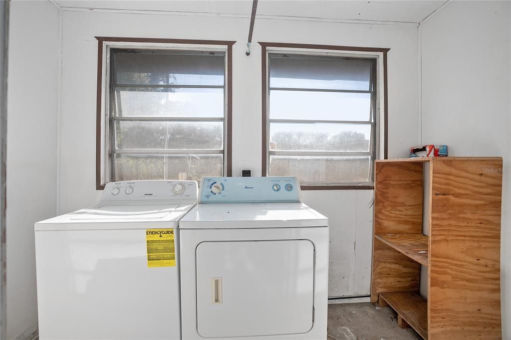 Active With Contract: $249,000 (3 beds, 1 baths, 1066 Square Feet)