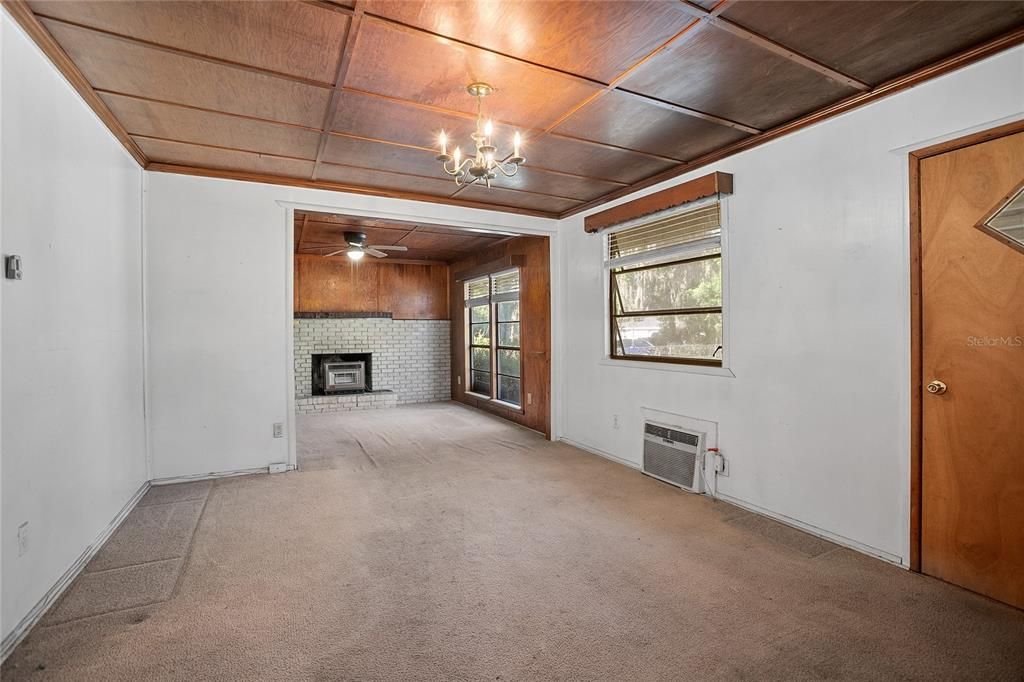 Active With Contract: $249,000 (3 beds, 1 baths, 1066 Square Feet)